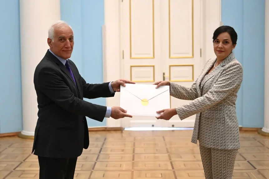 Al igual que Armenia en Uruguay, ahora Uruguay también tiene a su embajadora en Armenia