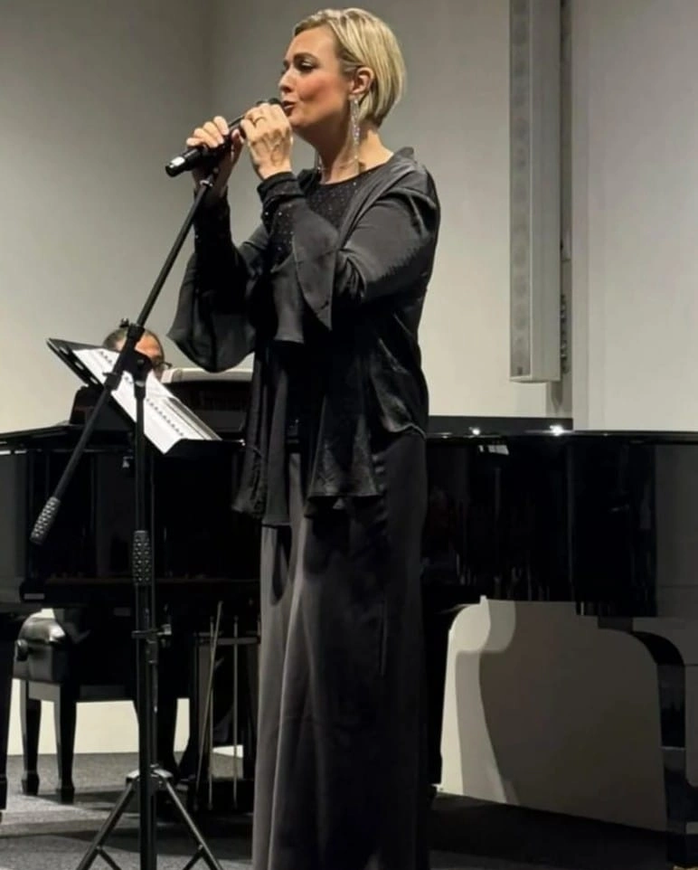 Entrevistamos a la cantante uruguaya Natalia Bolani quien visitó recientemente la República de Armenia.