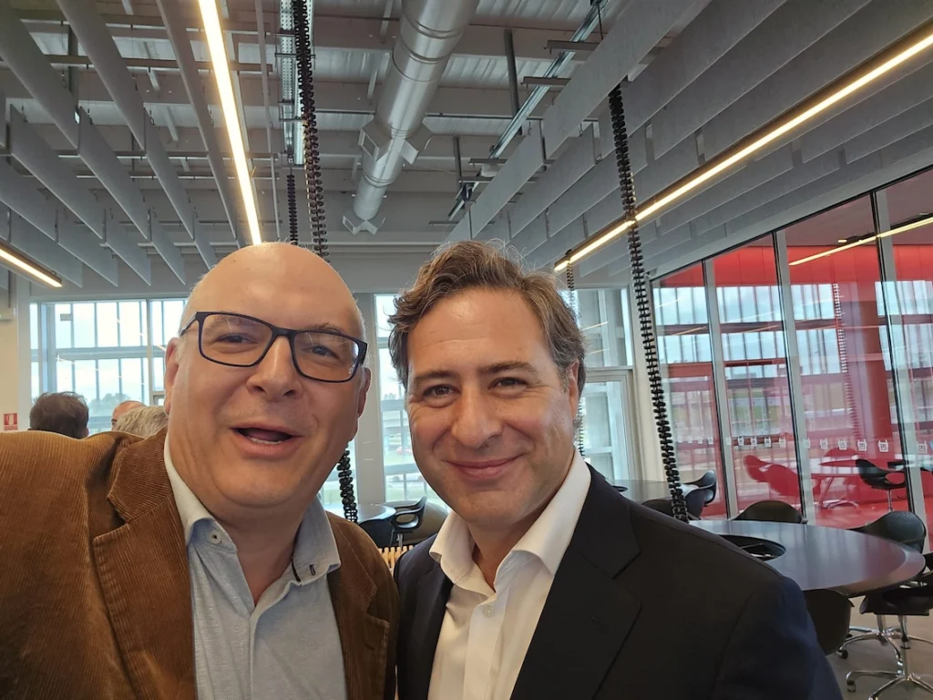 TUMO Uruguay inauguró su primer centro de educación gratuita en tecnologías creativas para jóvenes TUMO Uruguay inauguró su primer centro de educación gratuita en tecnologías creativas para jóvenes